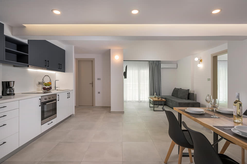 https://quartersluxury.gr/Quarters  Luxury Apartments Q